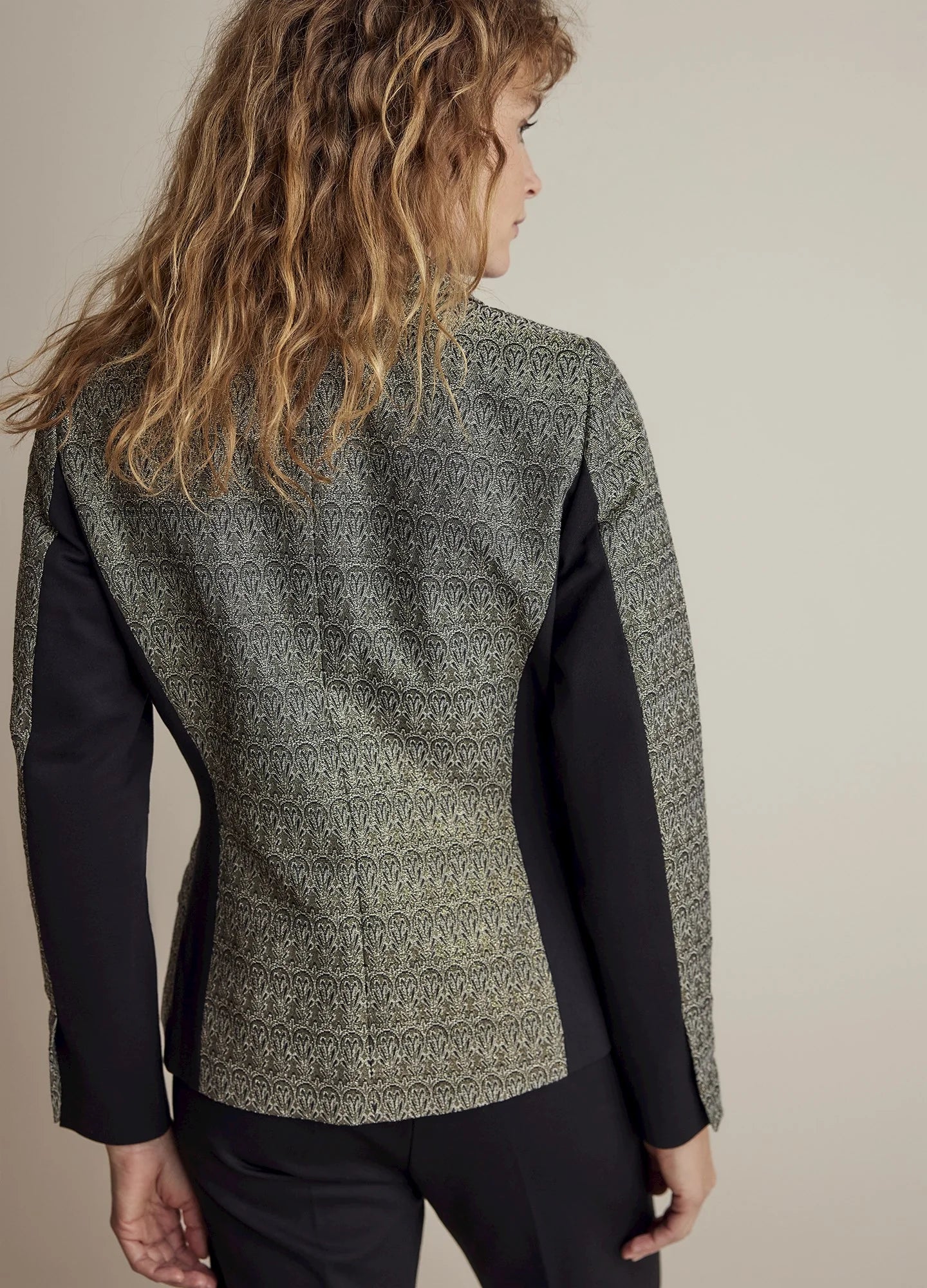 Blazer with gold-coloured thread