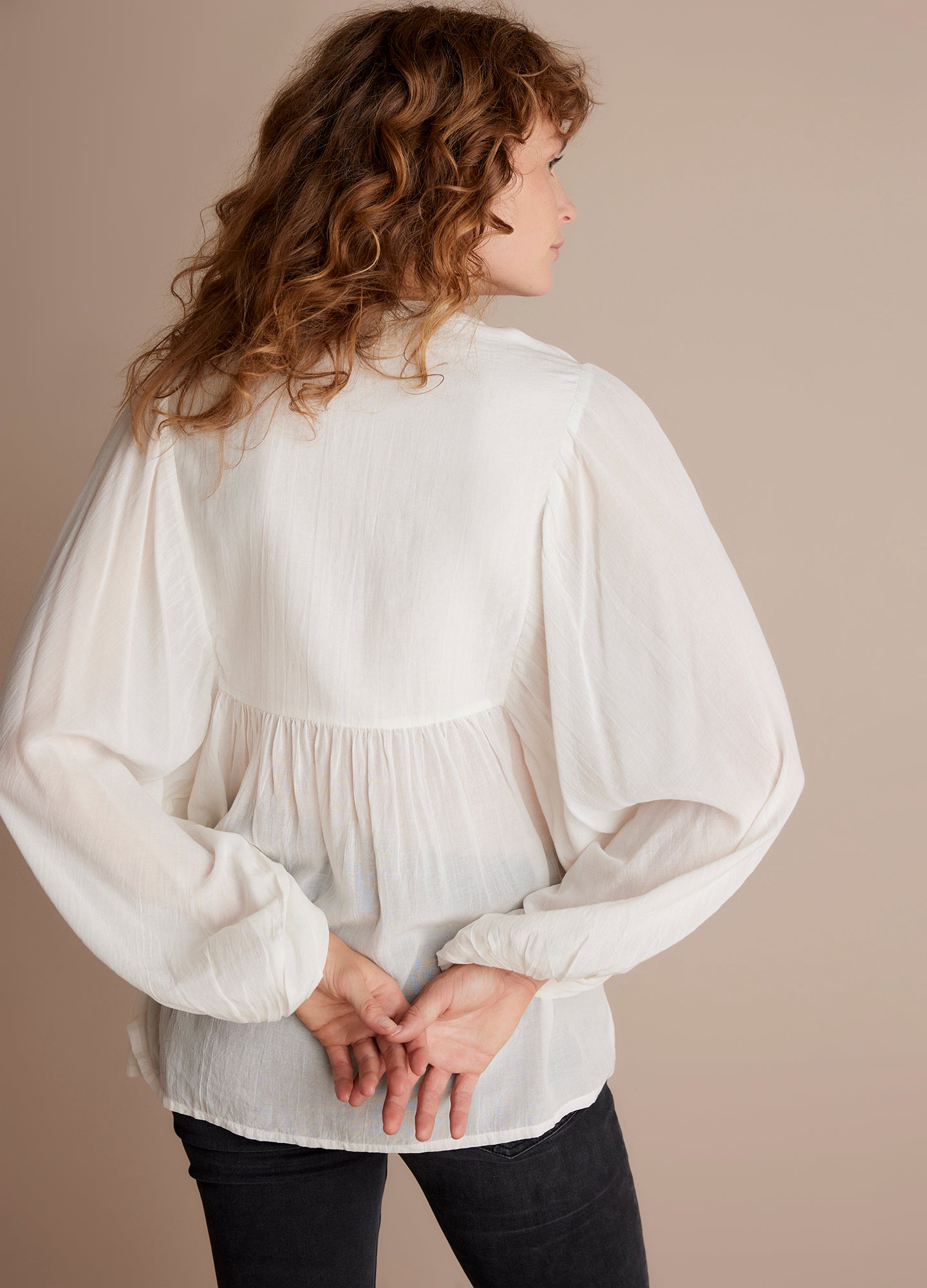 Summum Embroidered White Blouse with a boho-style and balloon sleeves