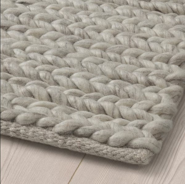 Elegant Hand Woven Ivory Grey Rug